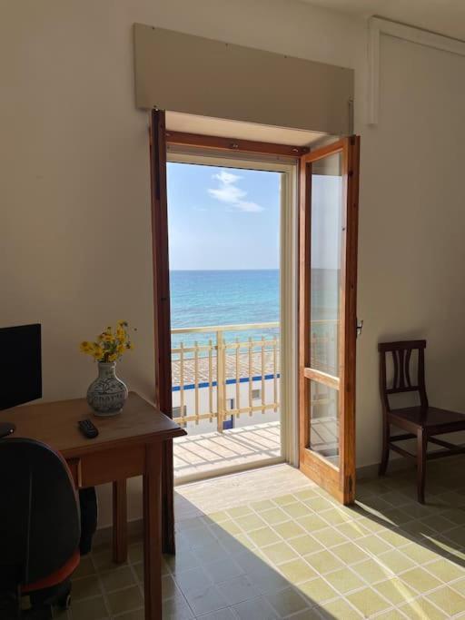Panoramico Appartamento Lido Conchiglie Gallipoli Dış mekan fotoğraf